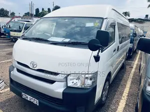 Toyota HiAce 2016 White