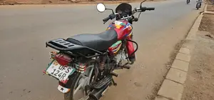 Bajaj Boxer 125 2023 Red