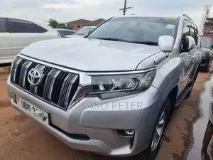Toyota Land Cruiser Prado 2.7 i 2012 Gray