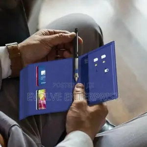 Levelo Offshore Passport Holder