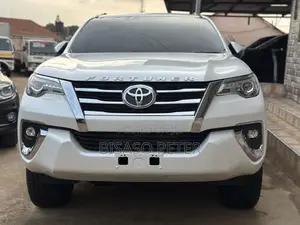 Toyota Fortuner 2.4 D RWD 2018 White