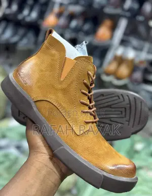 Men’S Light Brown Clarks Casual Premium Leather Boots