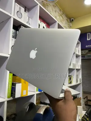 Laptop Apple MacBook Pro 8GB Intel Core I5 SSD 128GB