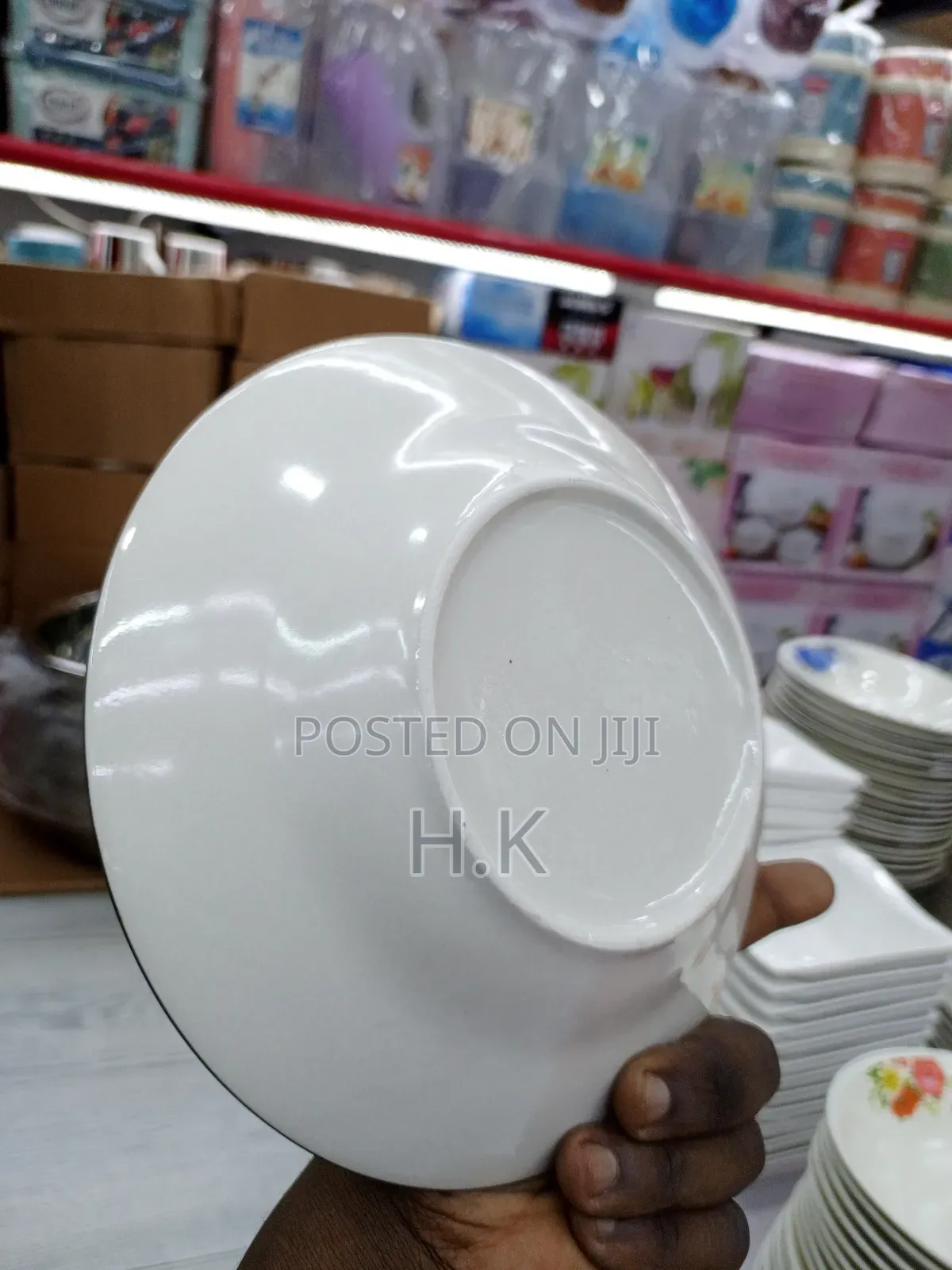 6pcs Ceramic Plate With a Black and White Marble Design.