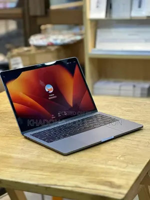 Laptop Apple MacBook Pro 2017 8GB Intel Core I5 SSD 256GB