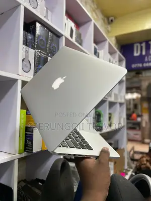 Laptop Apple MacBook Pro 16GB Intel Core I7 SSD 256GB