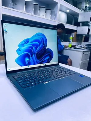 New Laptop HP Dragonfly G3 16GB Intel Core I7 SSD 512GB