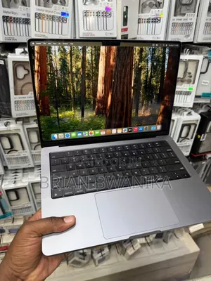 Laptop Apple MacBook Pro 16GB Intel Core I7 SSD 1T