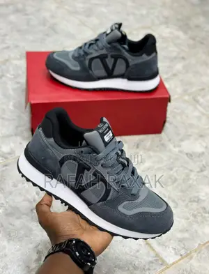 Original Super Classic Valentino Garavani Low Casual Sneakers