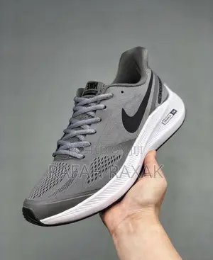 Original Grey Nike Zoom Structure 7x Guide 10 Running Sneakers