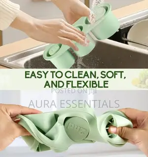 Cylinder Ice Cube Tray With Lid and Container