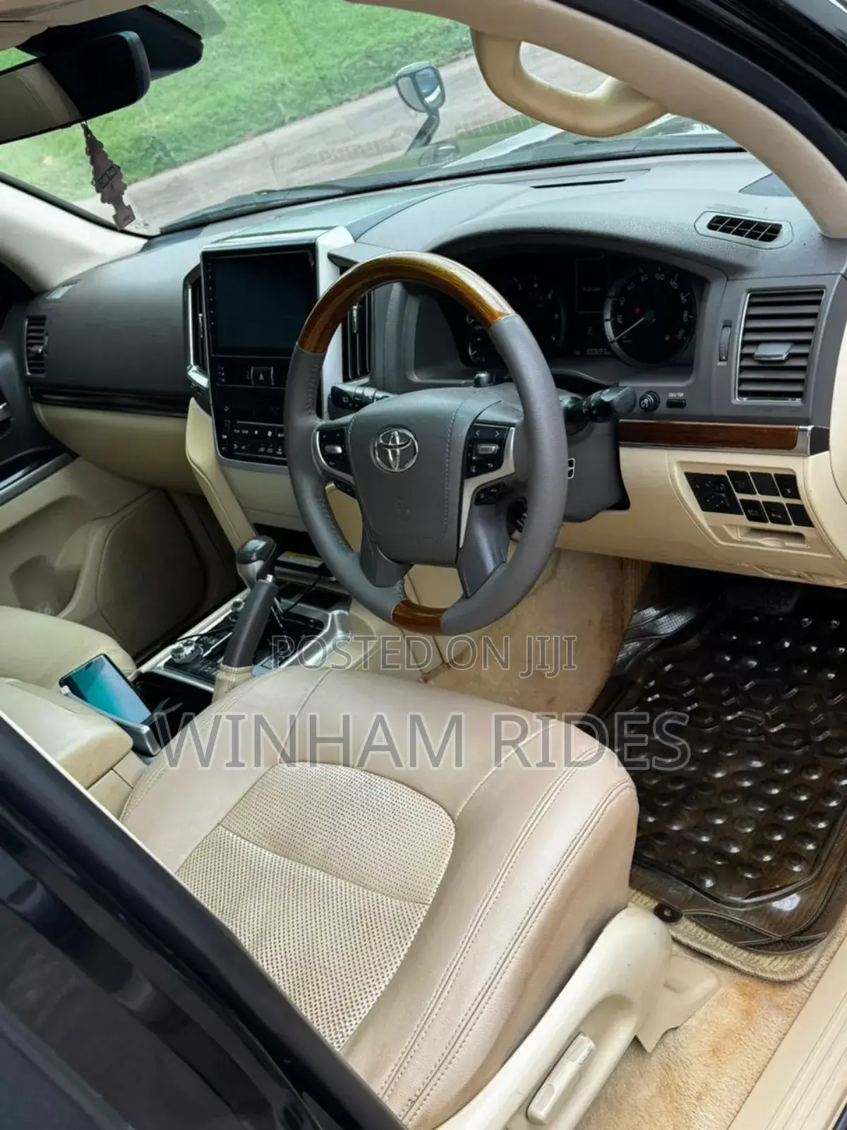 Land Cruiser V8, for Hire/Rent.