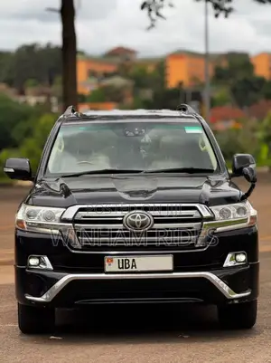 Land Cruiser V8, for Hire/Rent.