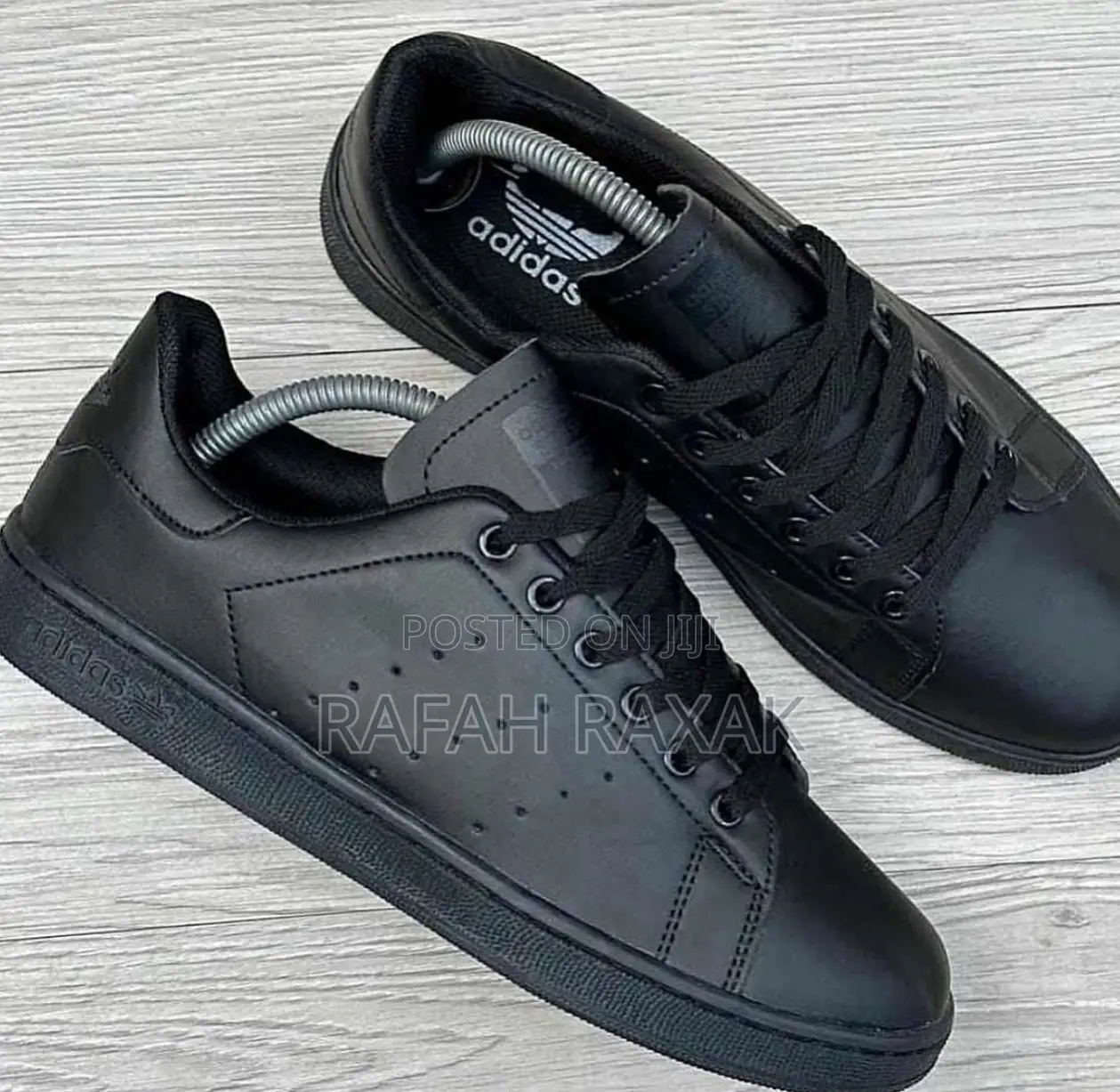 Original Black Adidas Stan Smith Low Sneakers