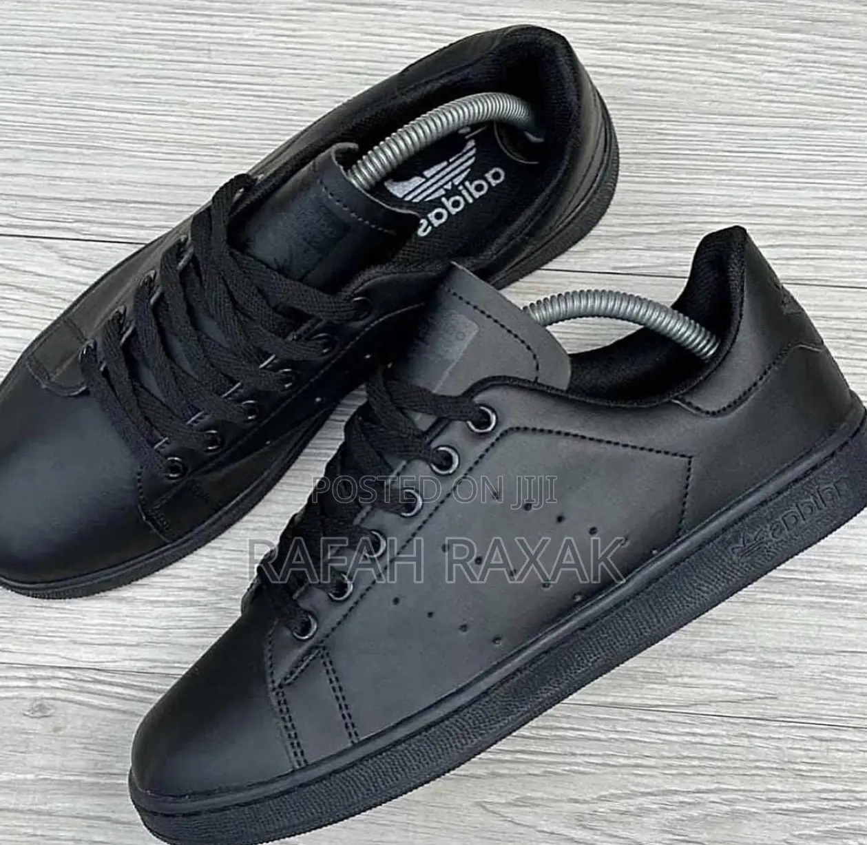 Original Black Adidas Stan Smith Low Sneakers