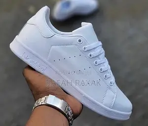 Original White Adidas Stan Smith Low Sneakers
