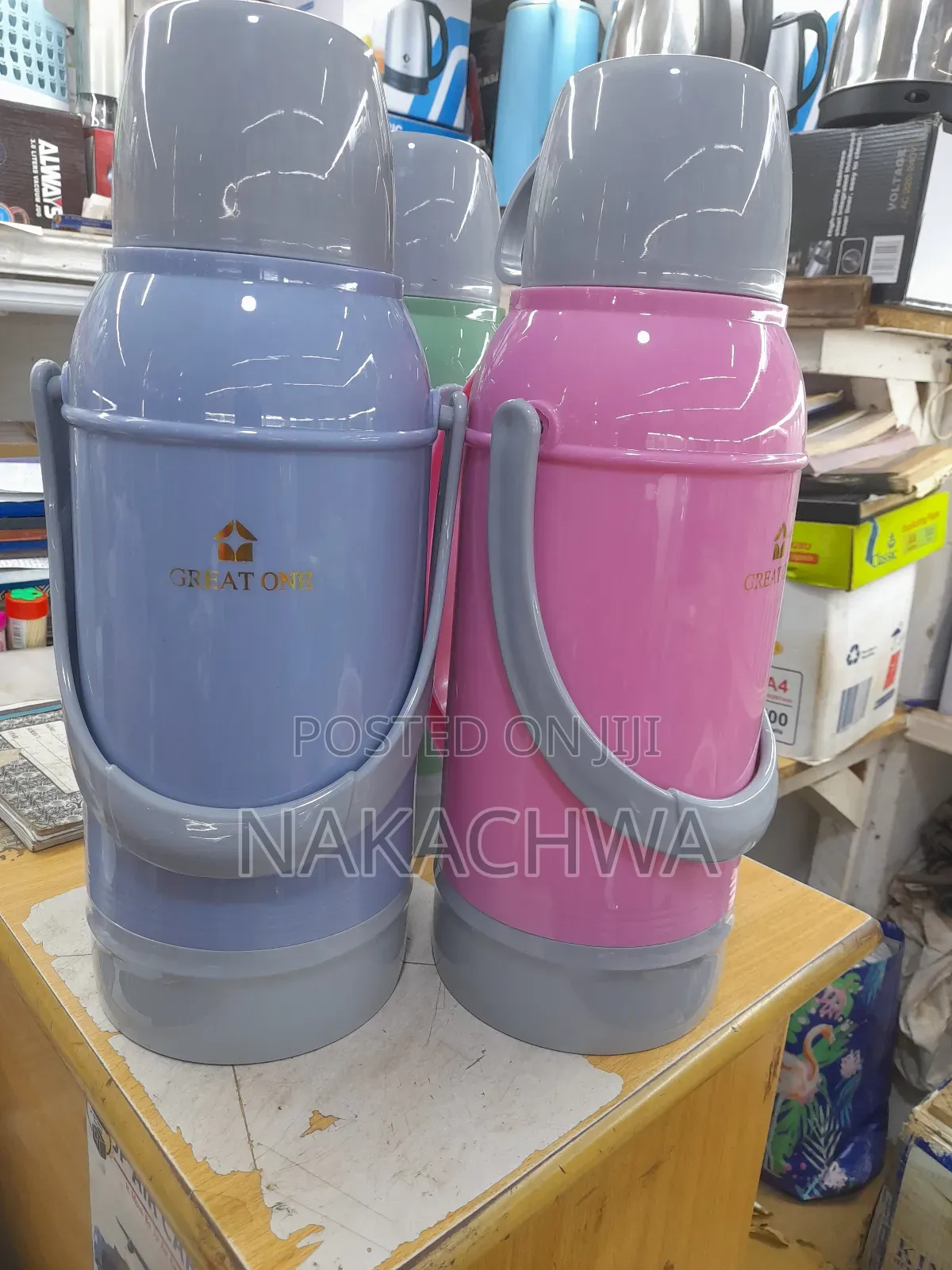 Its an Original Vacuum Flask of 3.2 Liters