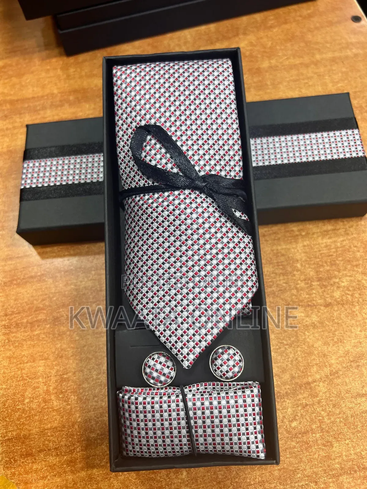 Men's Tie, Handkerchief and Cufflinks Set -Classic, Elegant