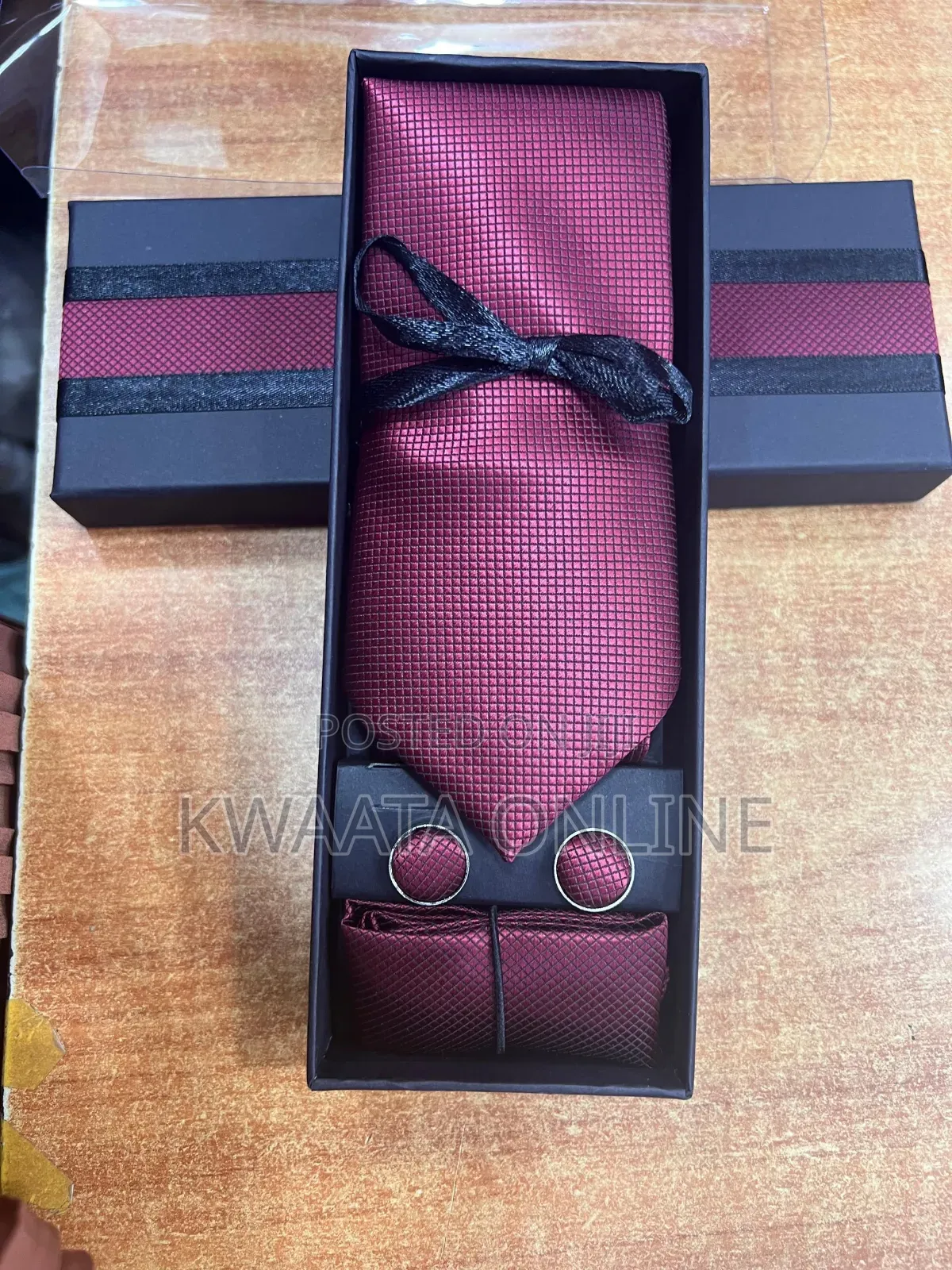 Men's Tie, Handkerchief and Cufflinks Set -Classic, Elegant