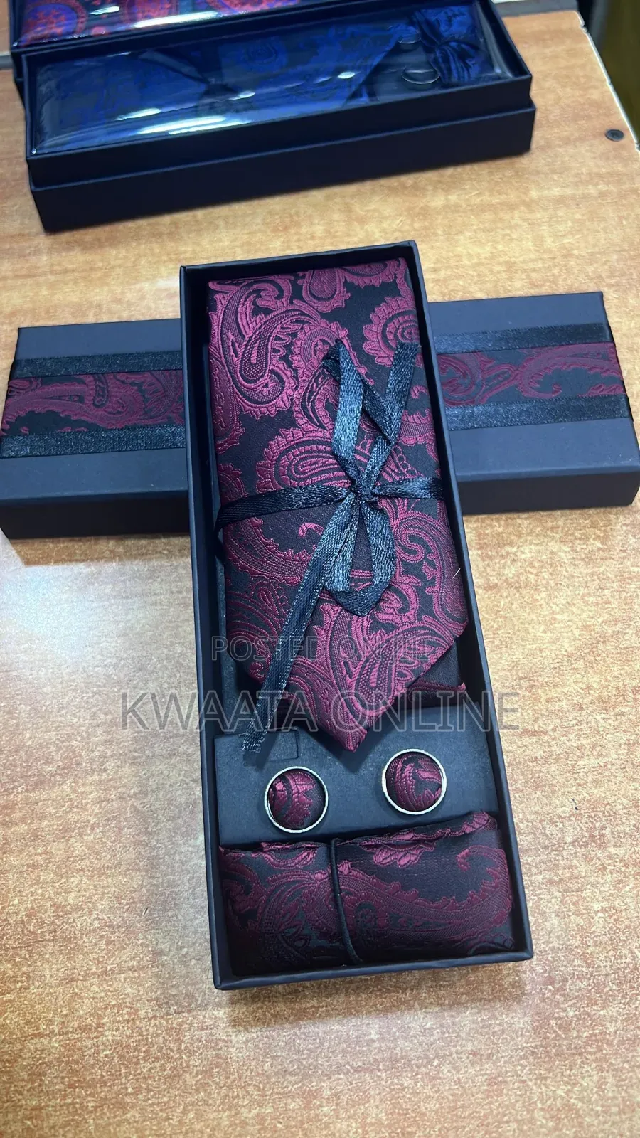 Men's Tie, Handkerchief and Cufflinks Set -Classic, Elegant