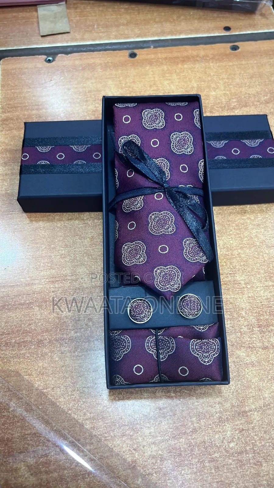 Men's Tie, Handkerchief and Cufflinks Set -Classic, Elegant