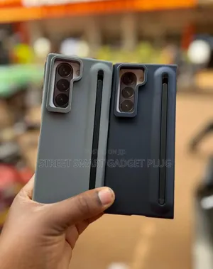 Galaxy Z Fold 7 Cases
