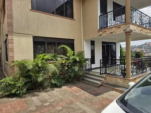 Furnished 4bdrm Maisonette in Bahai Estate, Central Division for rent
