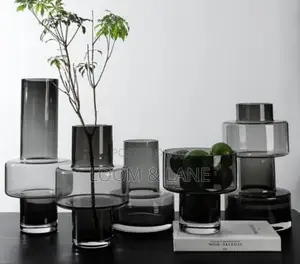Interlocking Modern Table Glass Flower Vase