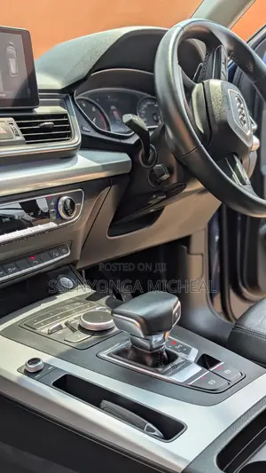 Audi Q5 2018 Blue
