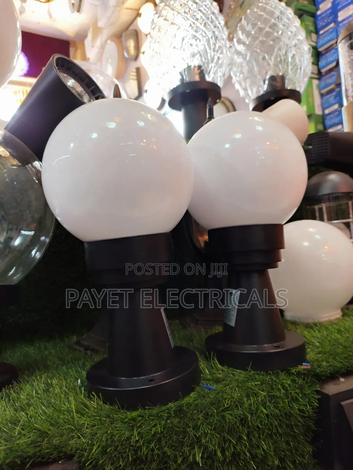 Black and Milk Outdoor Lamp Holder
