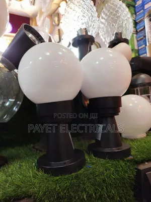 Black and Milk Outdoor Lamp Holder