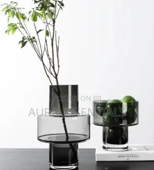 Interlocking Modern Table Glass Flower Vase
