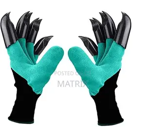 Garden Gloves With Nails