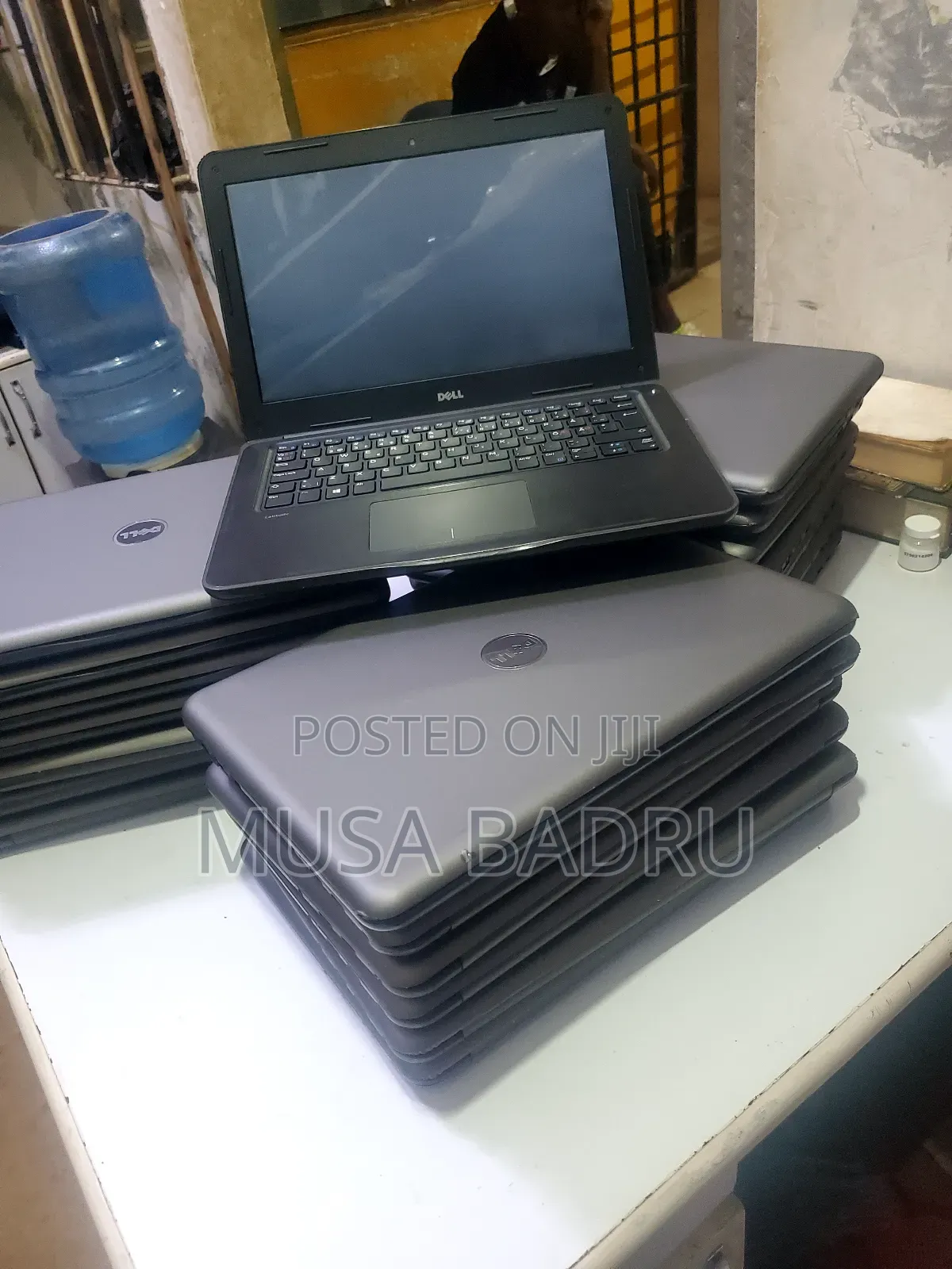 New Laptop Dell Latitude 3380 4GB Intel Core I3 HDD 500GB