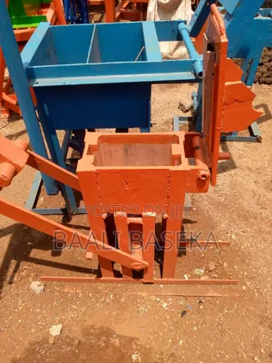 Essential Interlocking Block Machines/Robust/Top Notch