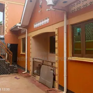 3bdrm House in Kyengera Nsangi, Central Division for sale
