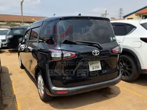 Toyota Sienta 1.5 AWD (6-seater) 2016 Beige