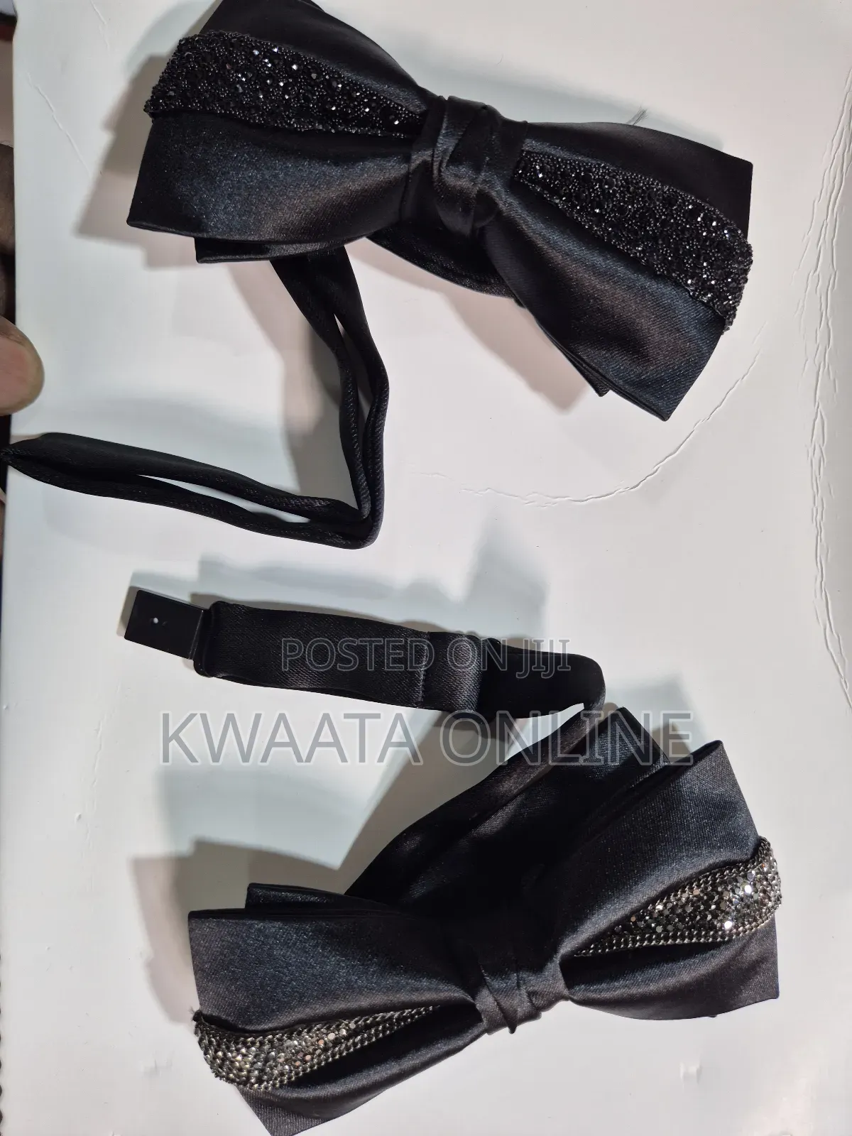 Pre-Tied Bowtie With Rhinestones