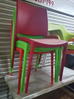 Moulded Plastic Chairs Plastic Chairs for Dining/Bars and Restaurant