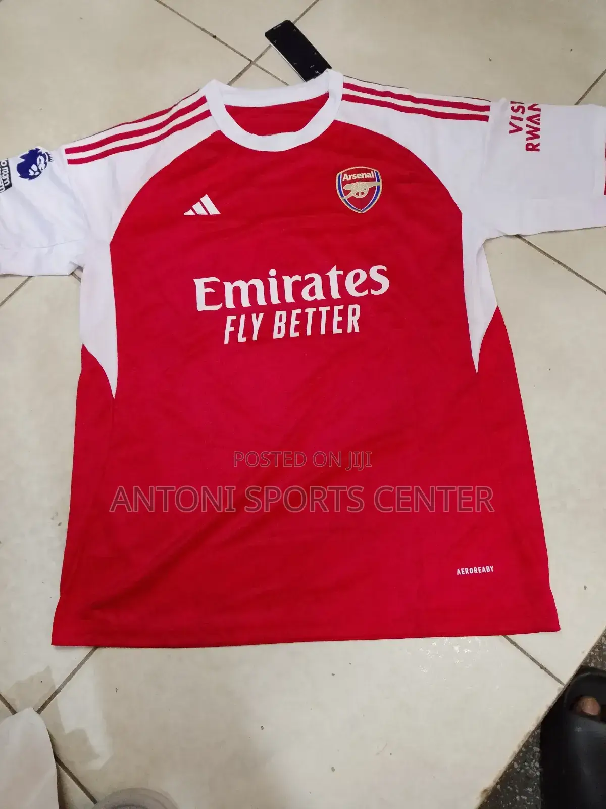 Arsenal Fan's Material Red