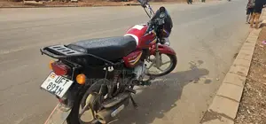 Bajaj Boxer 125 2023 Red