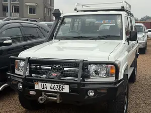 Toyota Land Cruiser 2017 White