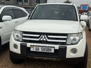 Mitsubishi Pajero 2010 White