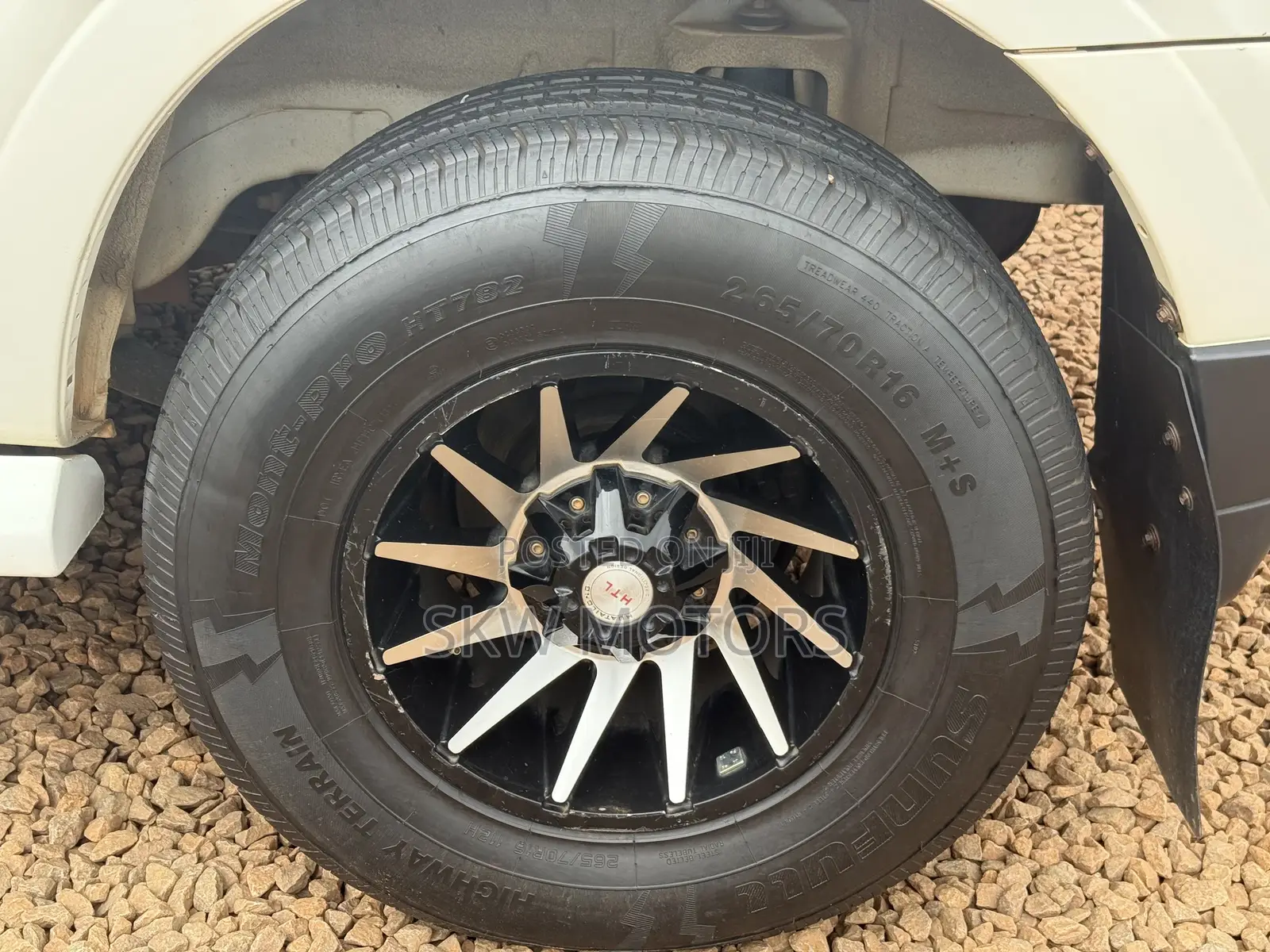 Mitsubishi Pajero 2010 White