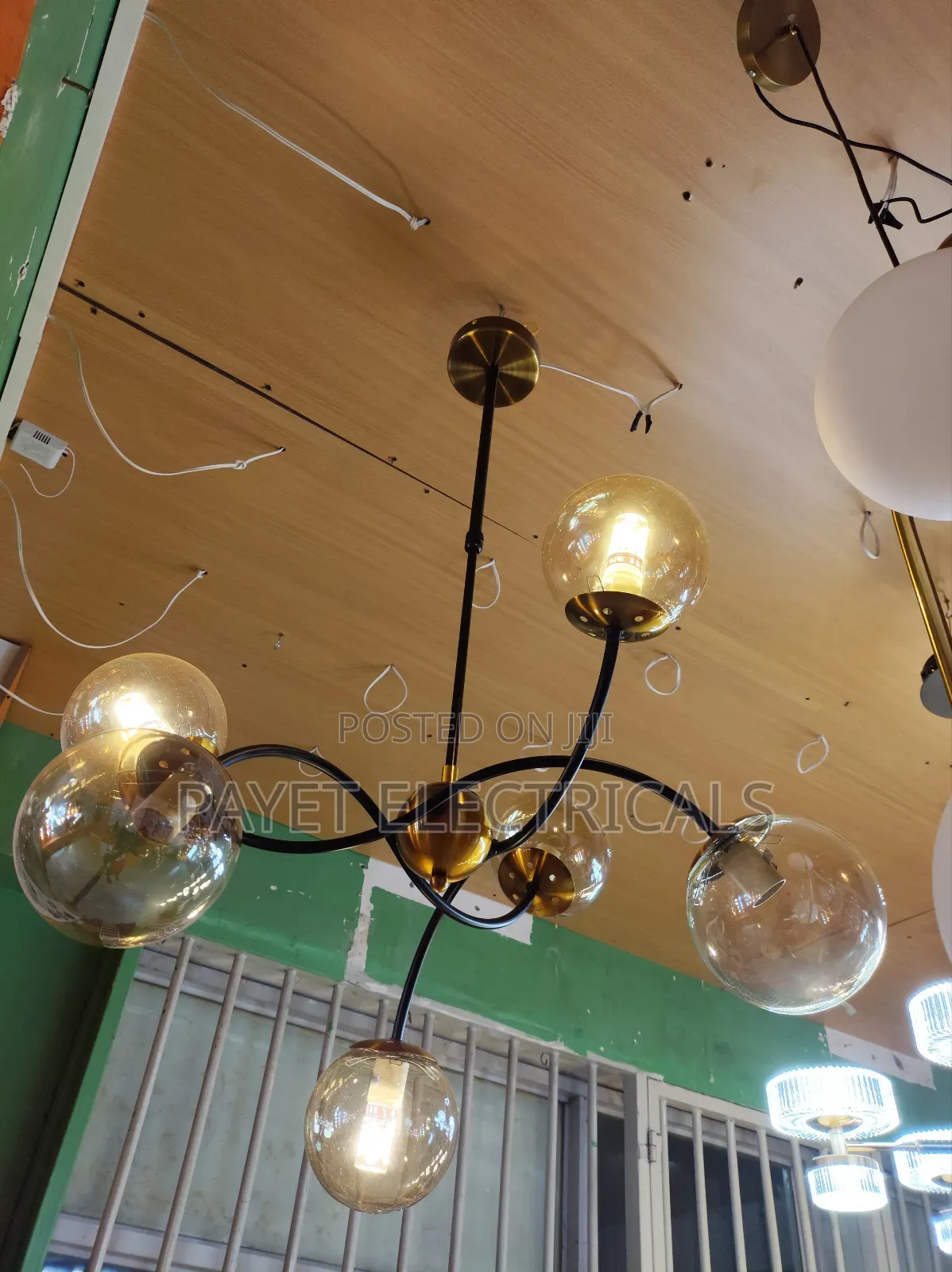 Hunging Lamp Holder With 6 Holders