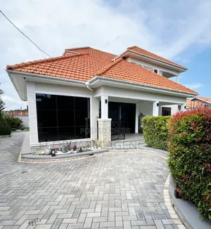 5bdrm Duplex in Kira, Central Division for sale