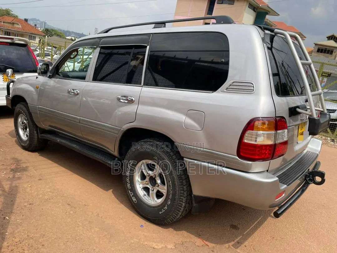 Toyota Land Cruiser 90 Automatic 2002 Silver