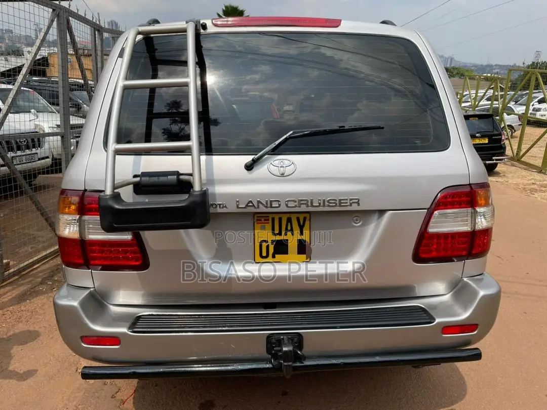 Toyota Land Cruiser 90 Automatic 2002 Silver