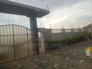 Furnished 5bdrm Duplex in Kira for sale
