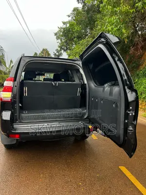 Toyota Land Cruiser Prado 2016 Black